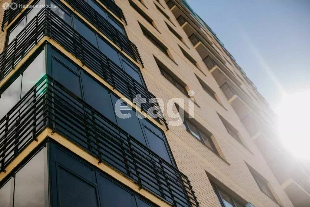 2-комнатная квартира: Тюмень, улица Мельникайте, 36 (65 м) - Фото 2