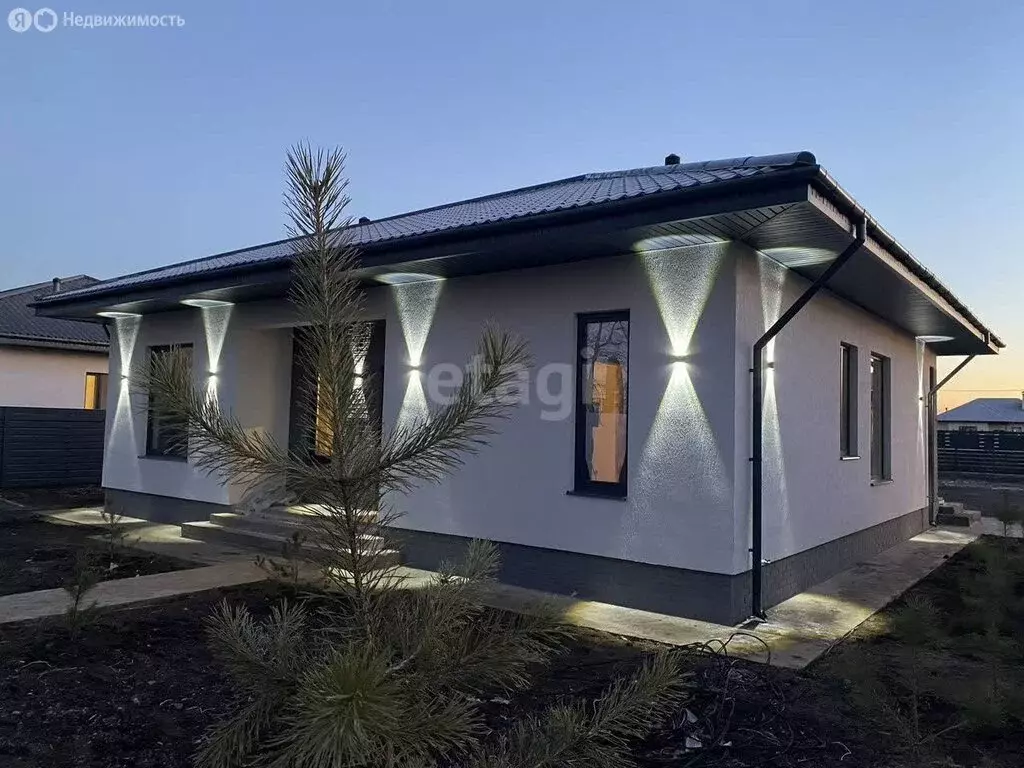 Дом в село Ягодное, Советская улица (140 м) - Фото 0