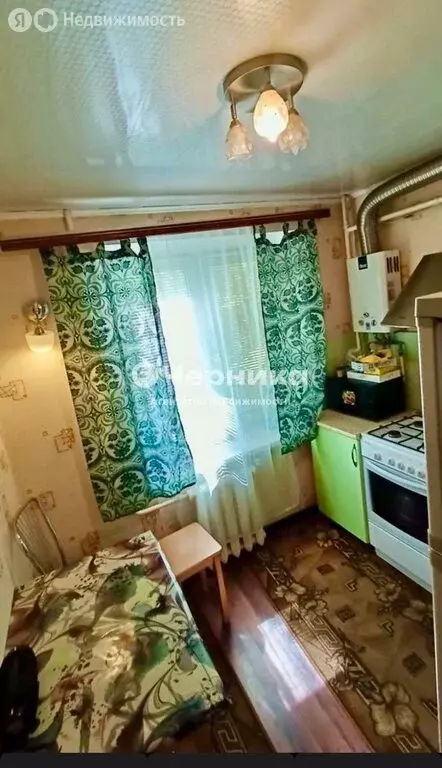 1-комнатная квартира: Каменск-Шахтинский, улица Щаденко, 80 (30 м) - Фото 0