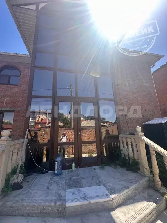 Дом в Ростовская область, Ростов-на-Дону ул. Атарбекова (304 м) - Фото 1