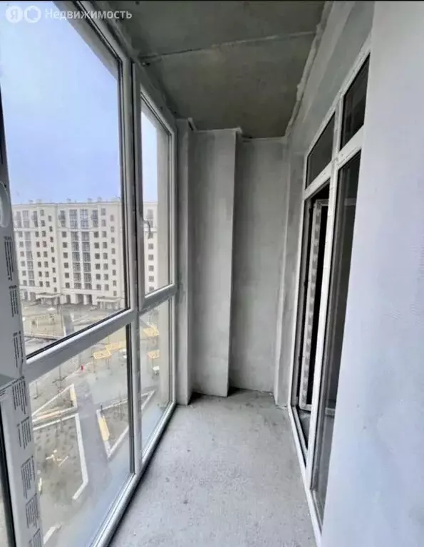 2-комнатная квартира: Калининград, улица Старшины Дадаева, 2 (63 м) - Фото 0
