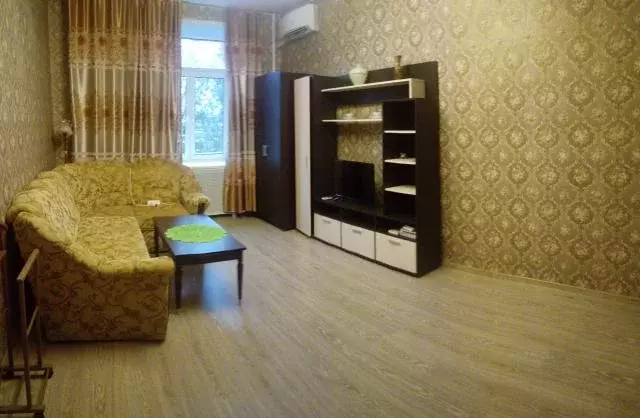 Продается 2-комнатная квартира - Фото 1