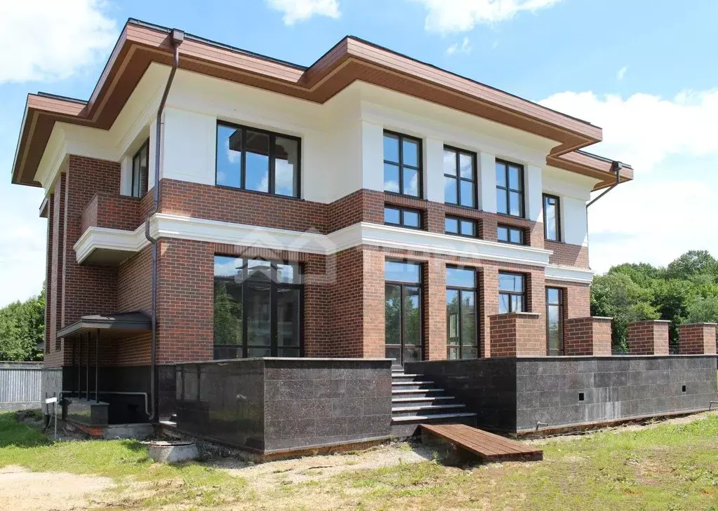 Дом в Московская область, Одинцовский городской округ, д. Барвиха 21 ... - Фото 0