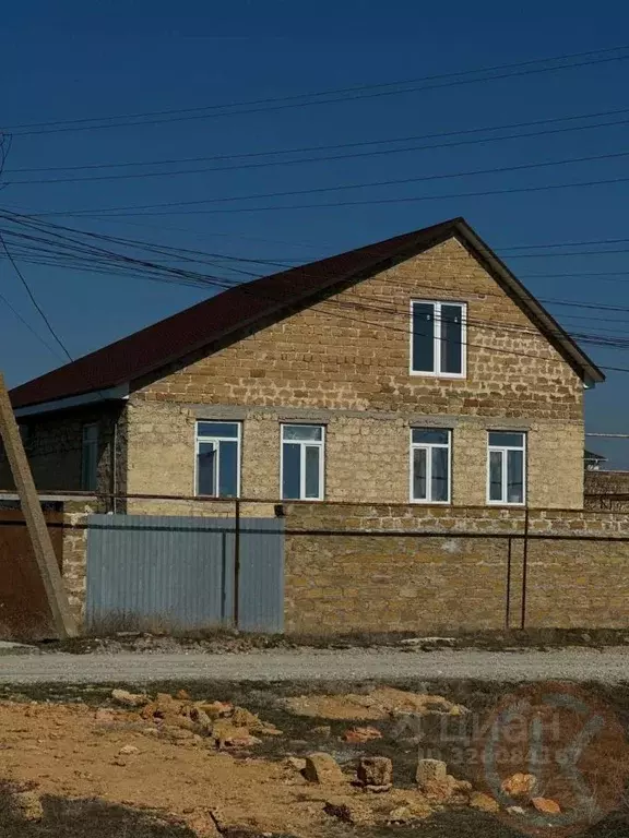 Дом в Крым, Сакский район, с. Суворовское ул. Верхняя, 40 (160 м) - Фото 1