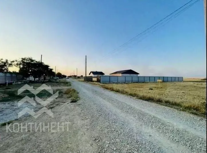 Участок в Крым, Сакский район, Суворовское с/пос, с. Великое ул. ... - Фото 1