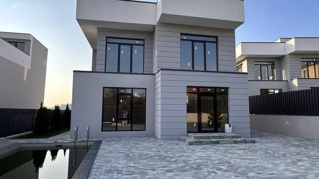 Дом в Краснодарский край, Сочи Амбулаторный пер., 12 (230 м) - Фото 1