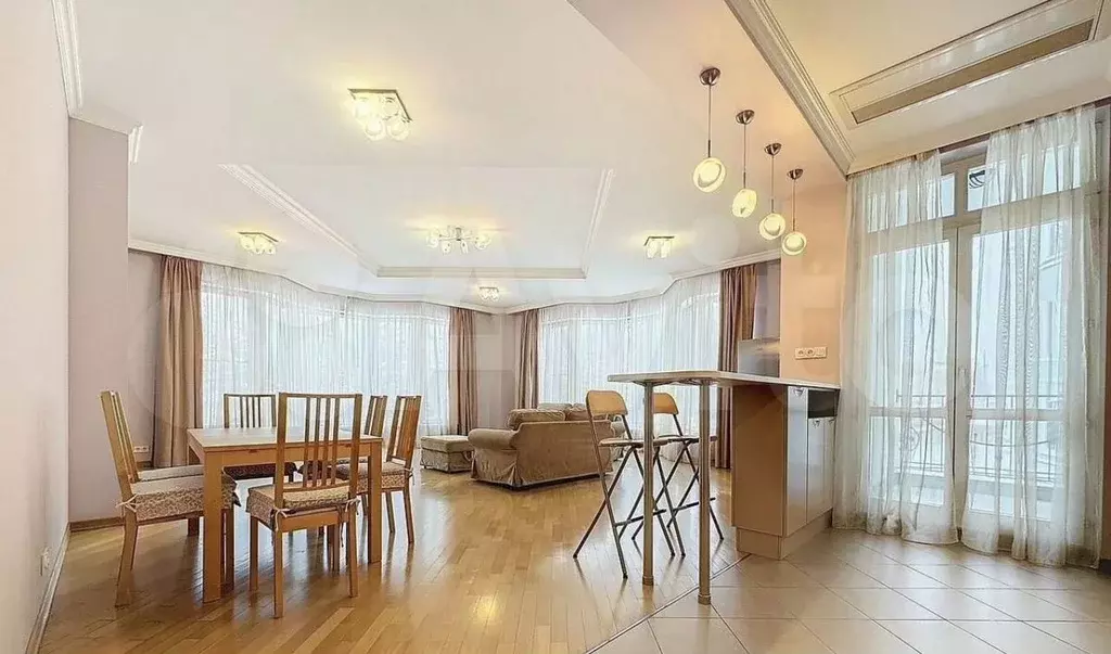 3-к. квартира, 143 м, 3/6 эт. - Фото 0