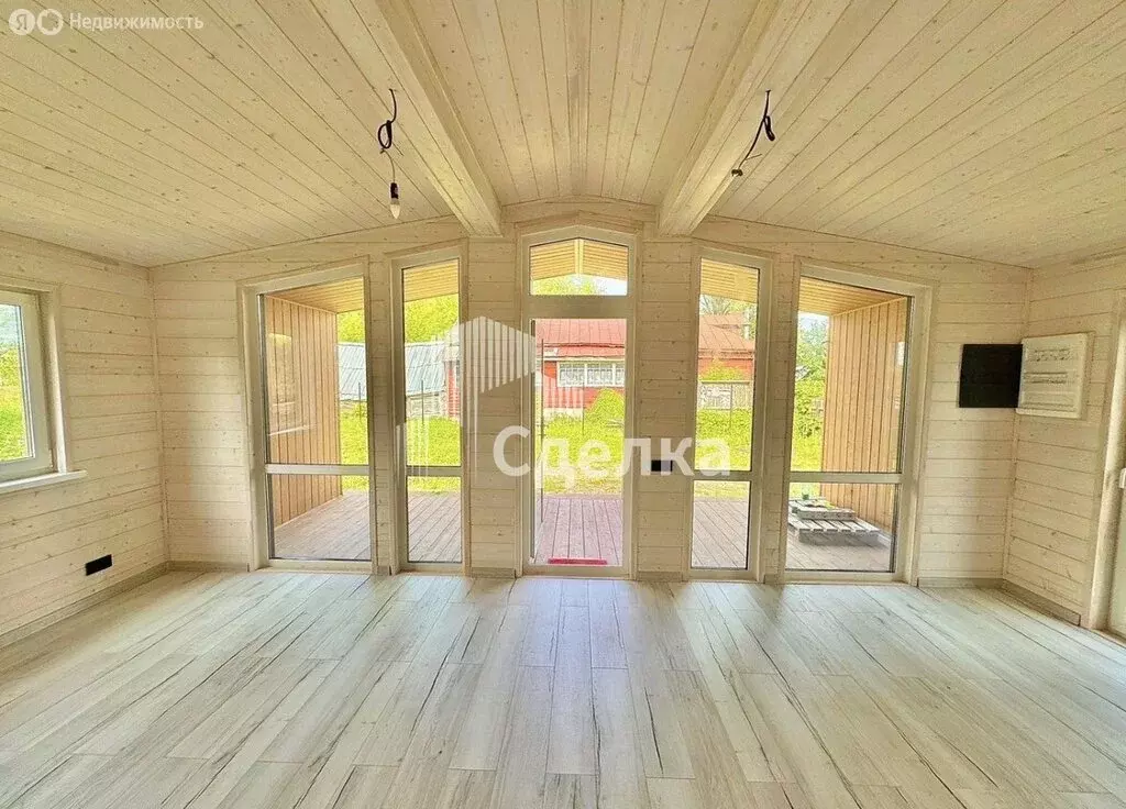 Дом в село Октябрьское, Центральная улица, 48 (43 м) - Фото 1