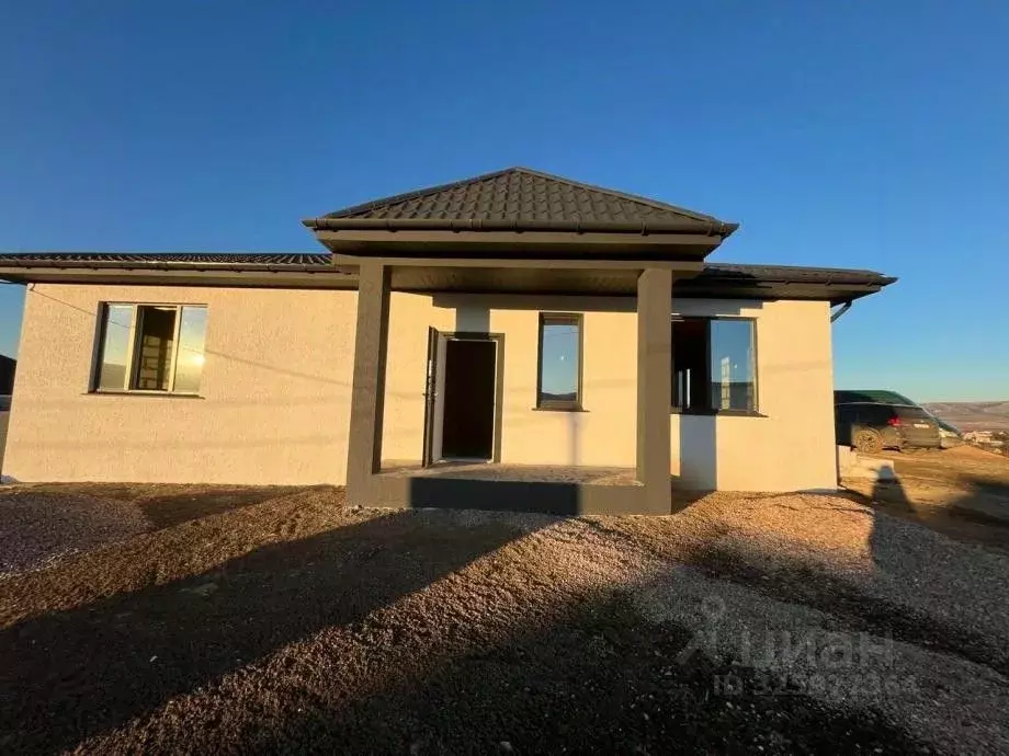 Дом в Крым, Симферопольский район, Добровское с/пос, с. Пионерское ул. ... - Фото 2