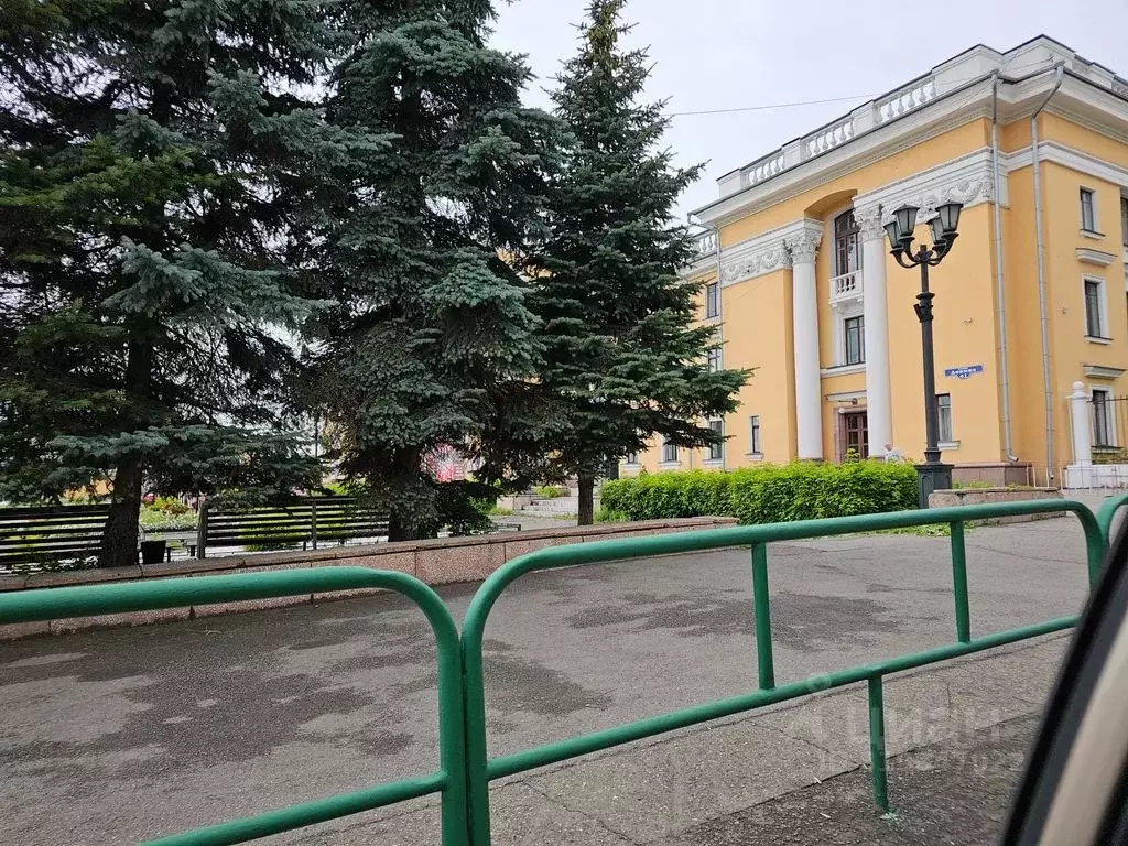 1-к кв. Кемеровская область, Новокузнецк ул. Петракова, 43 (40.0 м) - Фото 0