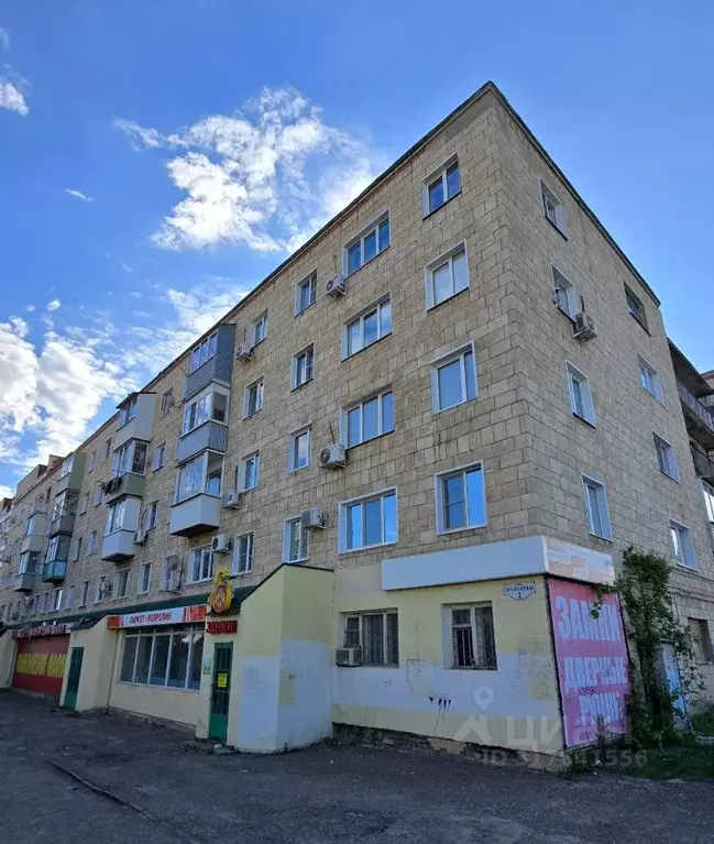 2-к кв. Волгоградская область, Камышин Пролетарская ул., 2 (45.7 м) - Фото 0