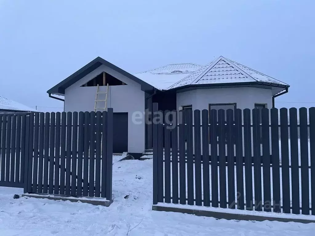 Дом в Хакасия, Усть-Абаканский район, с. Калинино  (120 м) - Фото 0
