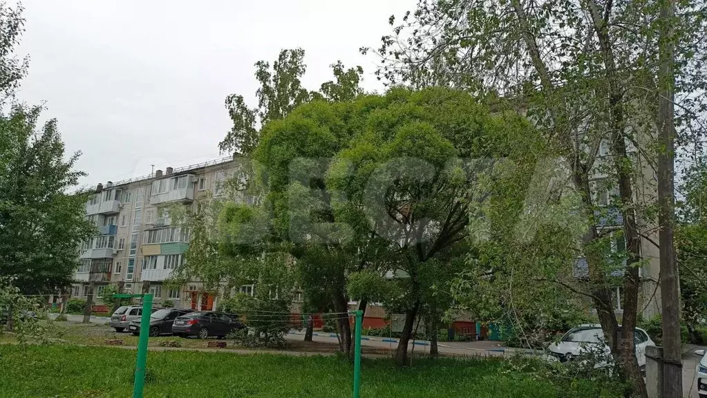 3-к кв. Омская область, Омск ул. 75-й Гвардейской Бригады, 9 (62.7 м) - Фото 1