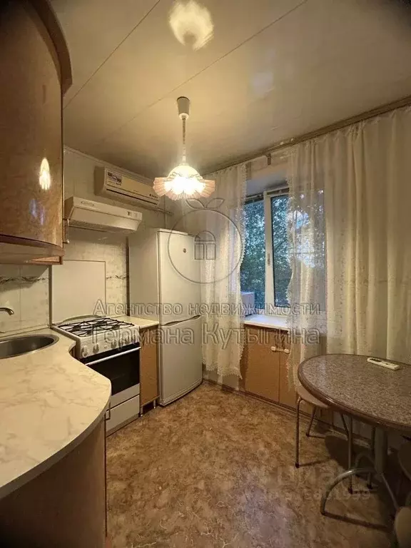 2-к кв. Волгоградская область, Волгоград ул. Поддубного, 27 (42.2 м) - Фото 0
