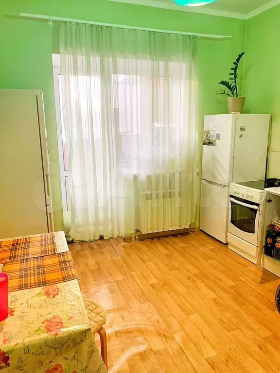 1-к. квартира, 40 м, 1/9 эт. - Фото 1