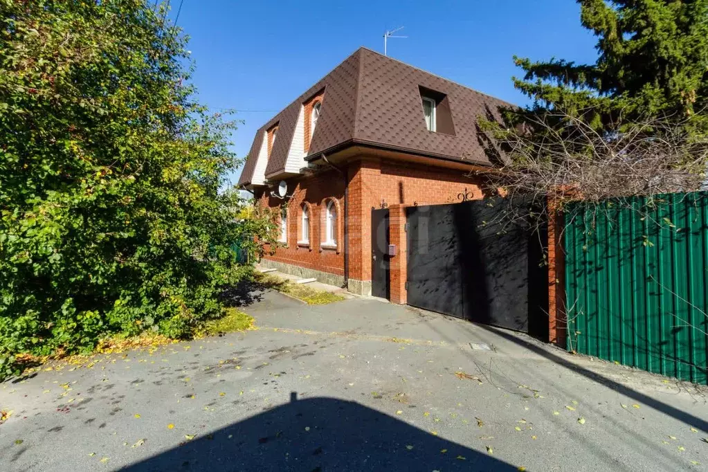 Дом в Тюменская область, Тюмень ул. Лунева (180 м) - Фото 1