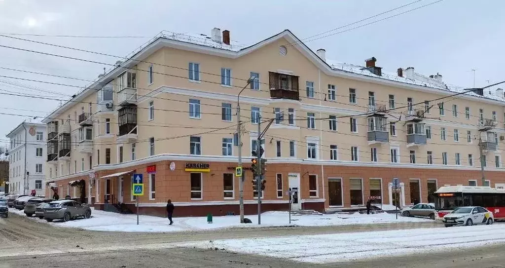 Торговая площадь в Пермский край, Пермь ул. Мира, 65 (150 м) - Фото 0