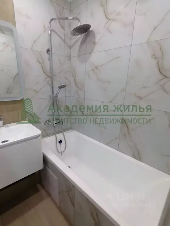 2-к кв. Саратовская область, Энгельс ул. Колотилова, 100 (53.3 м) - Фото 1