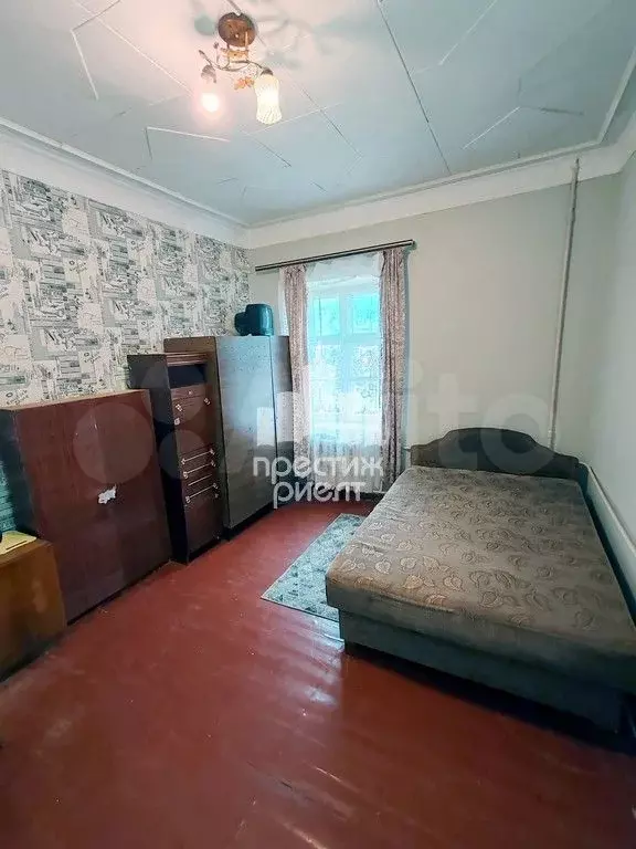 Комната 16 м в 8-к., 2/2 эт. - Фото 0