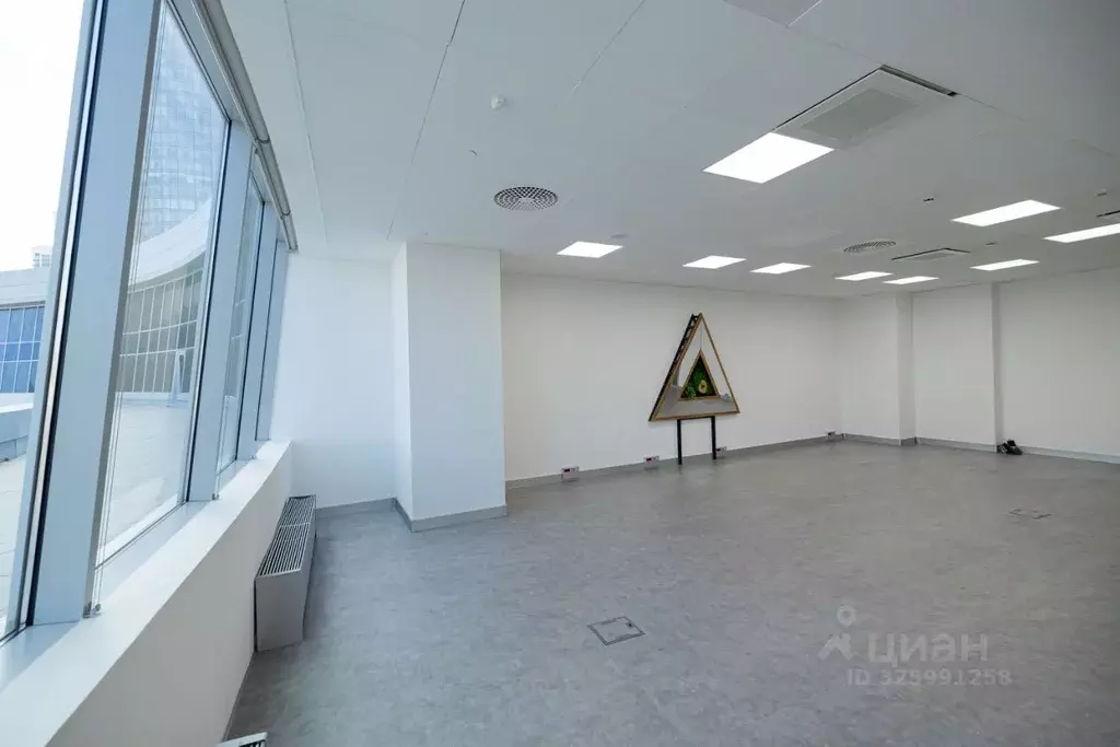 Офис в Свердловская область, Екатеринбург ул. Бориса Ельцина, 3 (79 м) - Фото 2