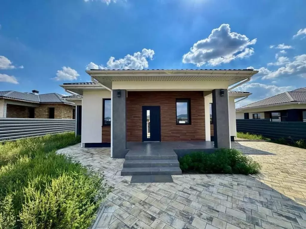 Дом в Крым, Симферопольский район, Мирновское с/пос, с. Белоглинка ул. ... - Фото 2