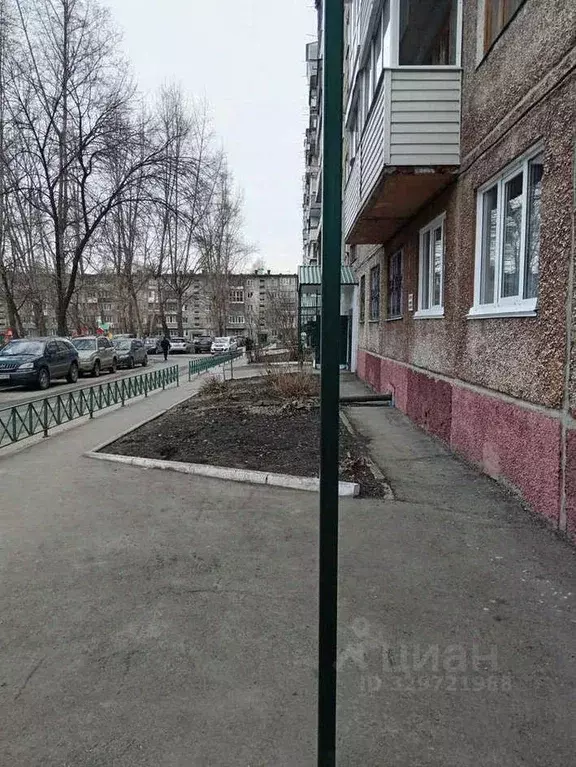 3-к кв. Алтайский край, Барнаул ул. 50 лет СССР, 27 (59.6 м) - Фото 1