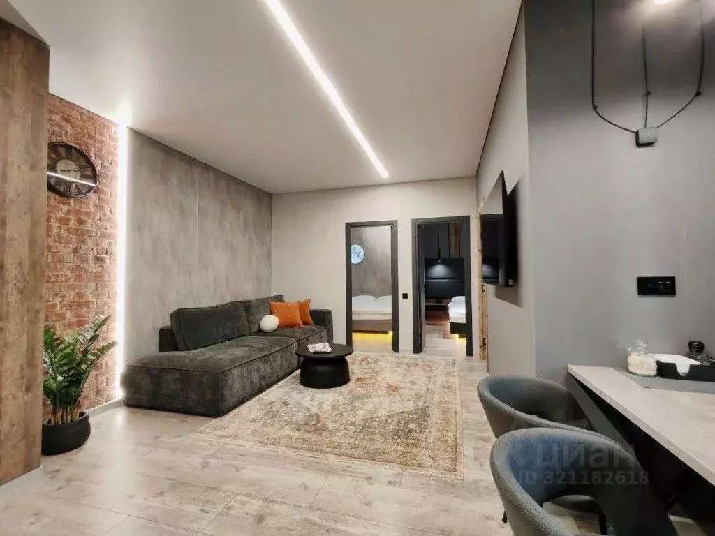 3-к кв. Удмуртия, Ижевск пл. имени 50-летия Октября, 3 (53.0 м) - Фото 0