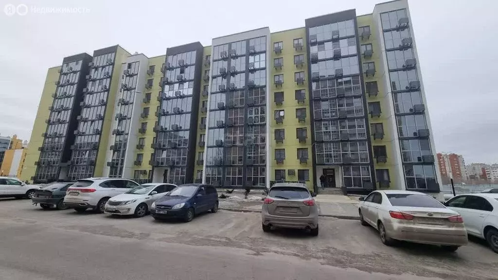 Квартира-студия: Волгоград, проспект Маршала Жукова, 104 (26.8 м) - Фото 1