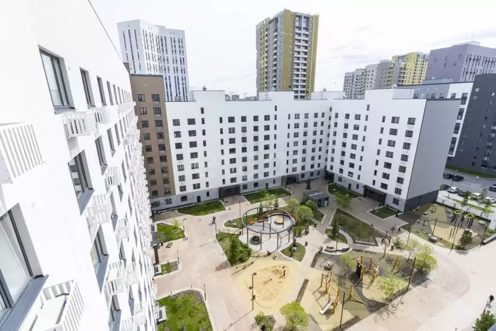2-к кв. Тюменская область, Тюмень ул. Республики, 204к6 (66.6 м) - Фото 0