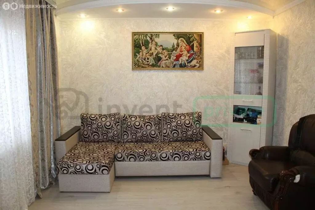 2-комнатная квартира: город Светлый, улица Горького, 9 (80 м) - Фото 1