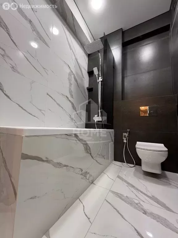 3-комнатная квартира: Махачкала, улица Бейбулатова, 2 (96 м) - Фото 1