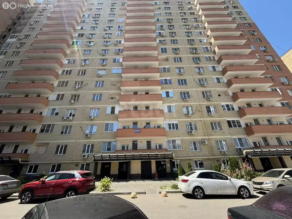 3-комнатная квартира: Астрахань, улица Трофимова, 6 (90.9 м) - Фото 1