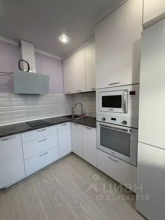 1-к кв. Тюменская область, Тюмень ул. Федюнинского, 62 (40.0 м) - Фото 1