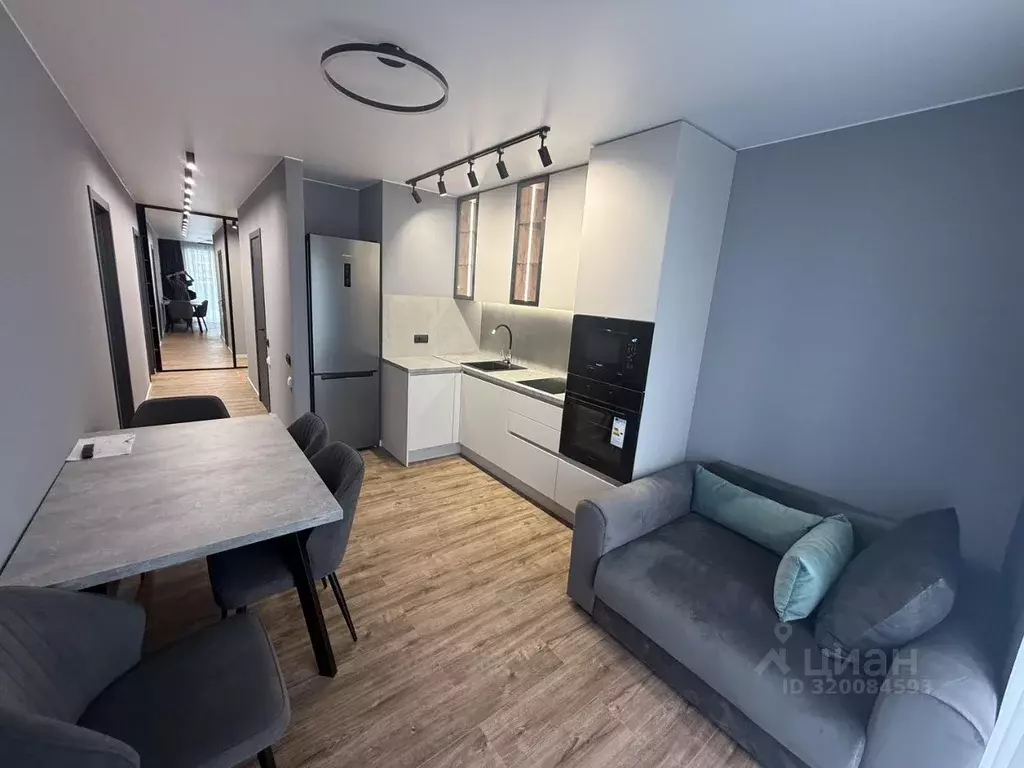 2-к кв. Саратовская область, Саратов Дегтярная ул., 3 (65.0 м) - Фото 1