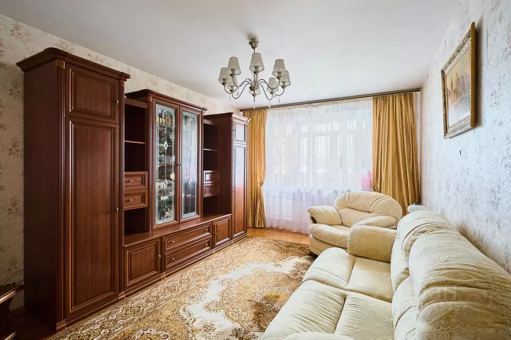 3-к кв. Москва Осенний бул., 5К1 (74.1 м) - Фото 1