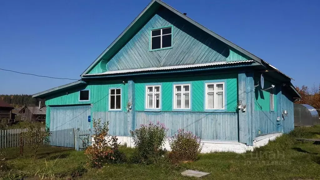 Дом в Свердловская область, Нижнесергинское городское поселение, д. ... - Фото 1
