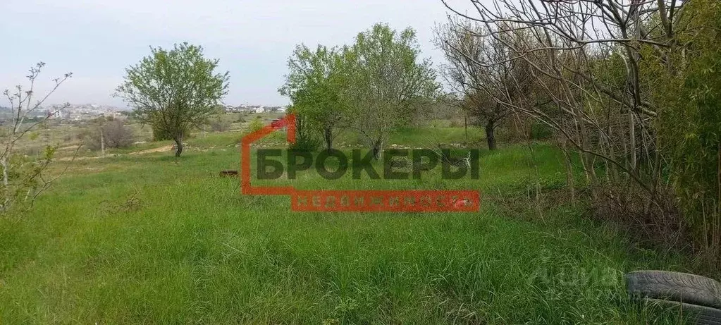 Участок в Севастополь ул. Летчика Наумова, 18 (10.0 сот.) - Фото 1