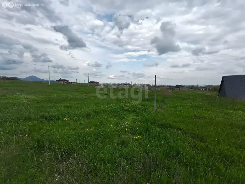 Участок в село Садовое, Кисловодская улица (8 м) - Фото 1
