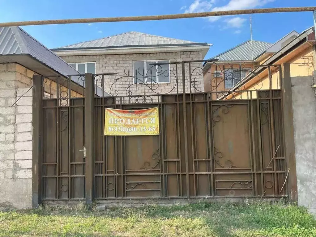 Дом в Кабардино-Балкария, Баксан ул. Имени Ю.А. Гагарина, 105 (240 м) - Фото 1