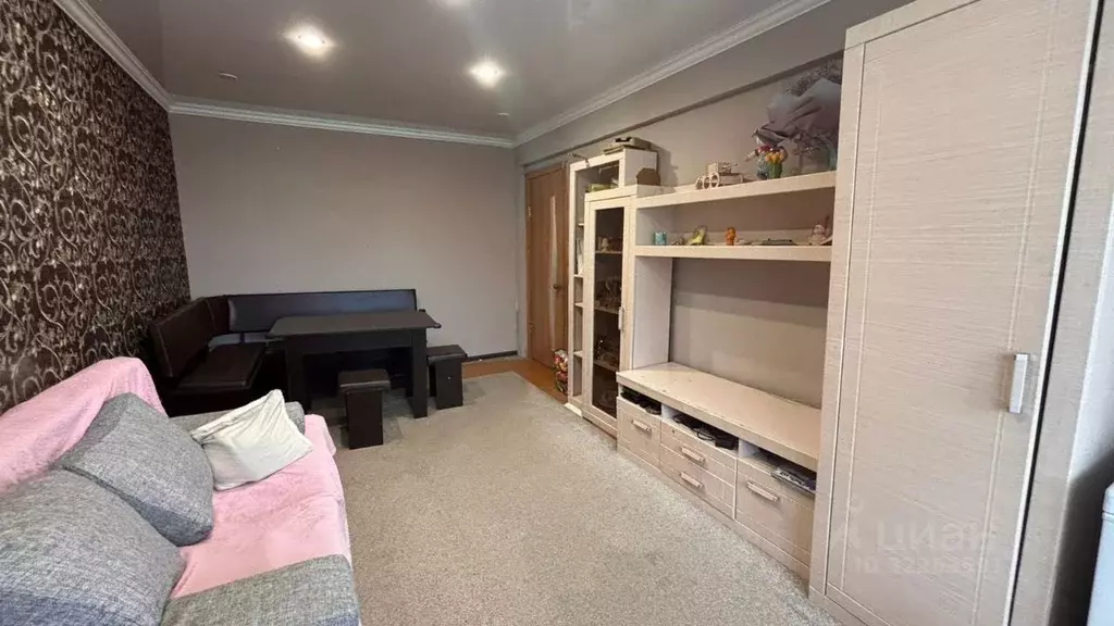 3-к кв. Калужская область, Малоярославецкий муниципальный округ, с. ... - Фото 1