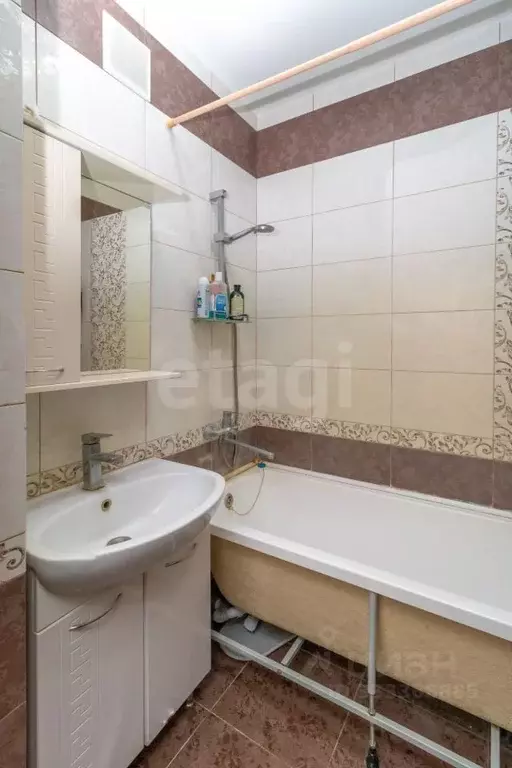 2-к кв. Тюменская область, Тюмень ул. Мельникайте, 2к8 (58.7 м) - Фото 1