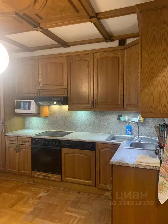 3-к кв. Волгоградская область, Волгоград ул. Маршала Чуйкова, 37 ... - Фото 1