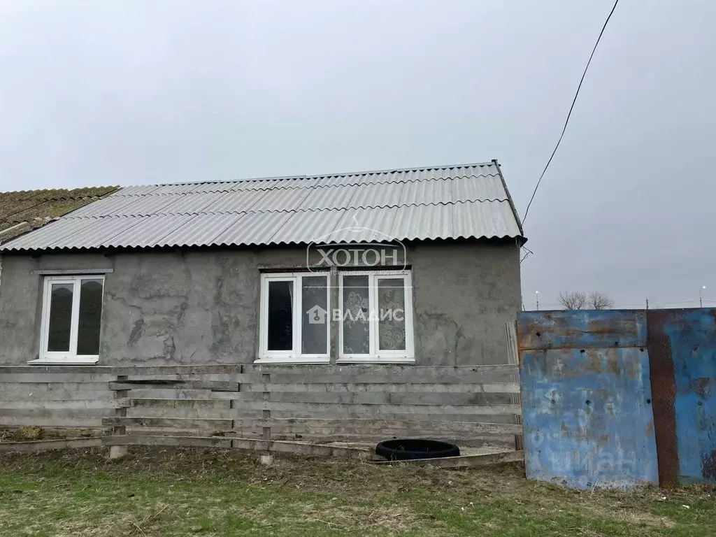 Дом в Калмыкия, пос. Кетченеры ул. В. Эрендженова (45 м) - Фото 0