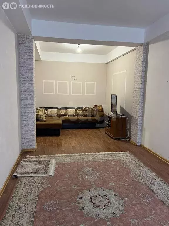 2-комнатная квартира: Махачкала, улица Вузовское Озеро, 17 (70 м) - Фото 2