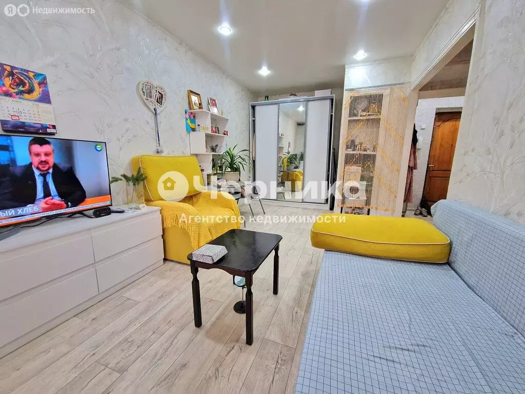 1-комнатная квартира: Шахты, улица Халтурина, 70 (293 м) - Фото 2