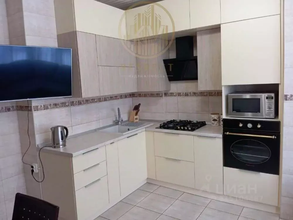 2-к кв. Ставропольский край, Пятигорск Оранжерейная ул., 21к1 (62.0 м) - Фото 1