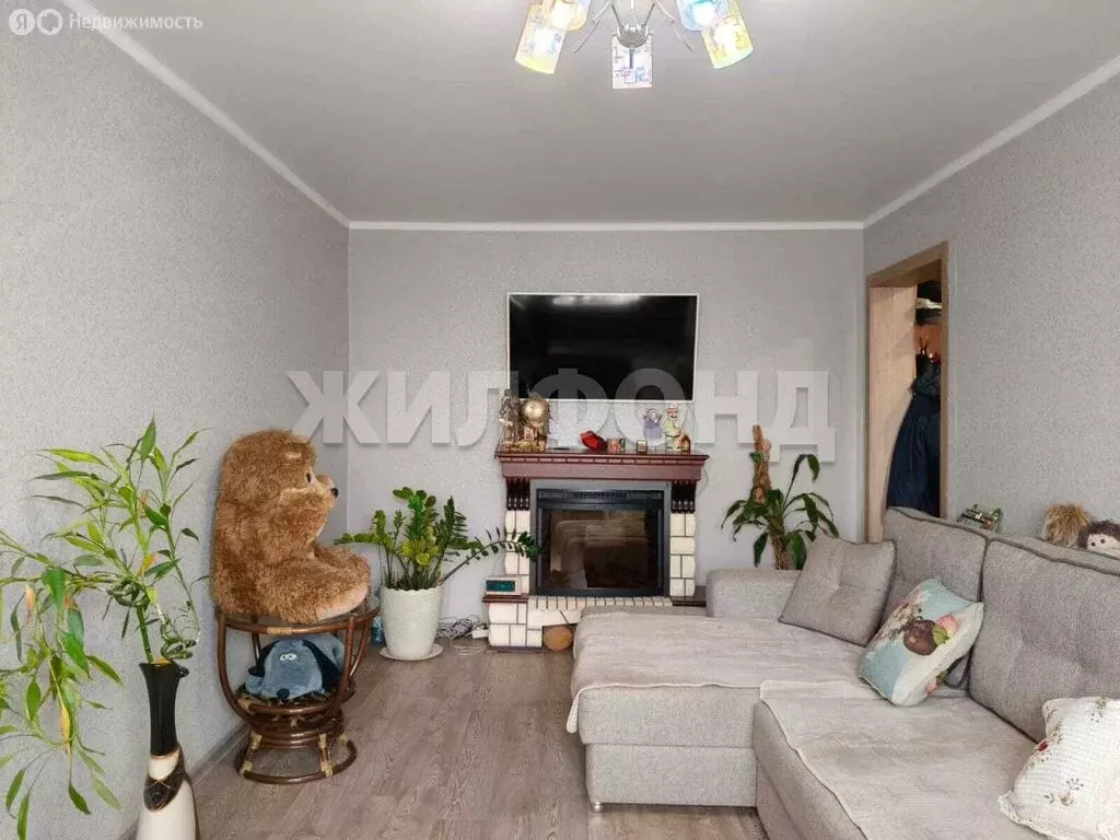 3-комнатная квартира: Абакан, улица Чертыгашева, 40 (67.7 м) - Фото 1