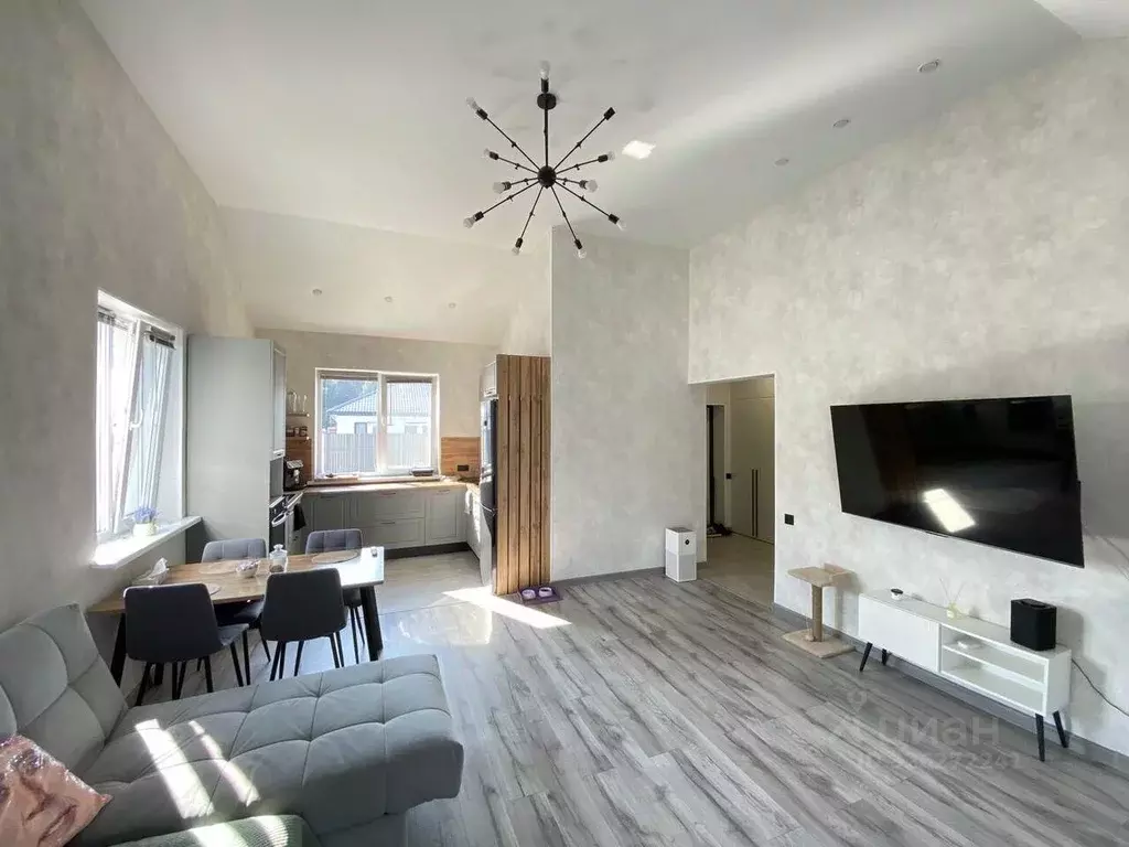 Дом в Свердловская область, Белоярский муниципальный округ, пос. ... - Фото 1