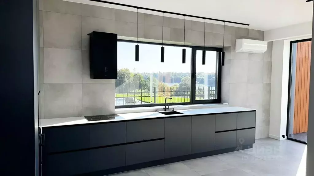 Дом в Псковская область, Псковский район, Писковичская волость, д. ... - Фото 1