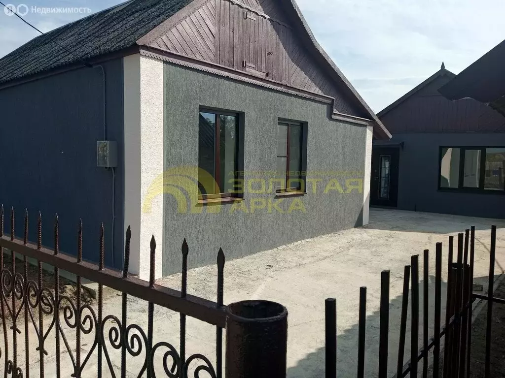 Дом в Темрюкский район, Старотитаровское сельское поселение, станица ... - Фото 1